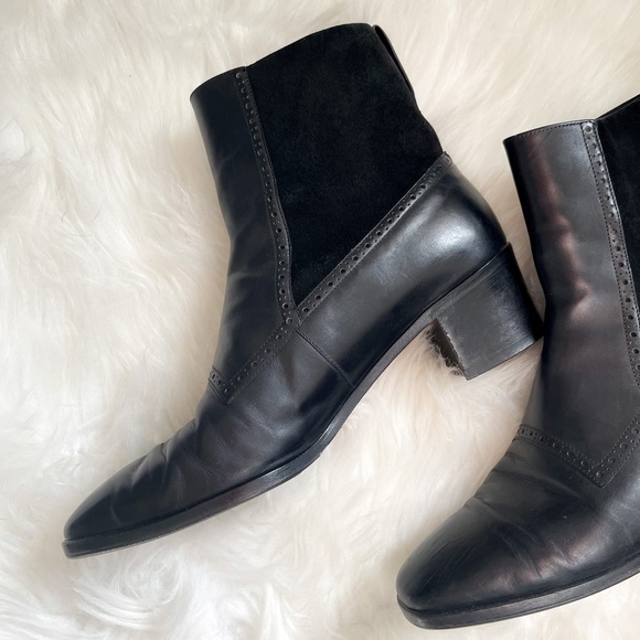 Salvatore Ferragamo Leather Pull On Chelsea Ankle Boots - Picture 4 of 11